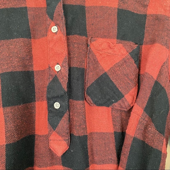 💋SOLD💋Liz Lange Maternity Red Plaid Long Sleeve Top LG - Picture 2 of 6